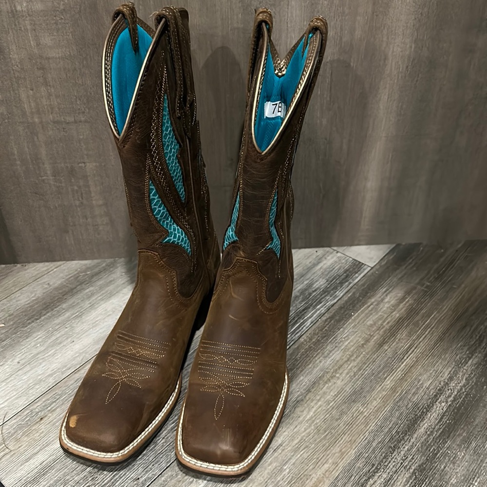 Ariat Women’s Western Cowboy Boots Size 7 FREE Shipping!